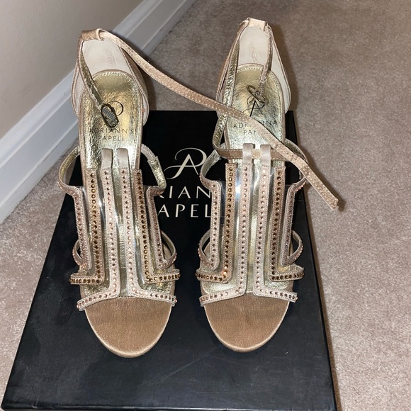 Gold Heels - Picture 8 of 8